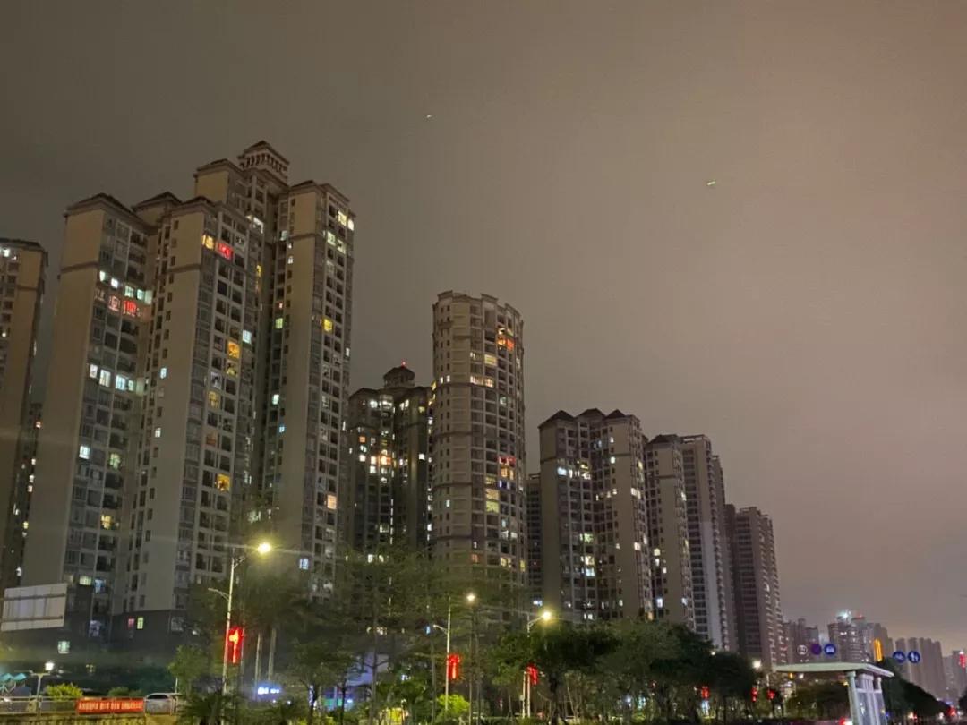 大亚湾夜景真实视频,大亚湾鬼城亮灯率