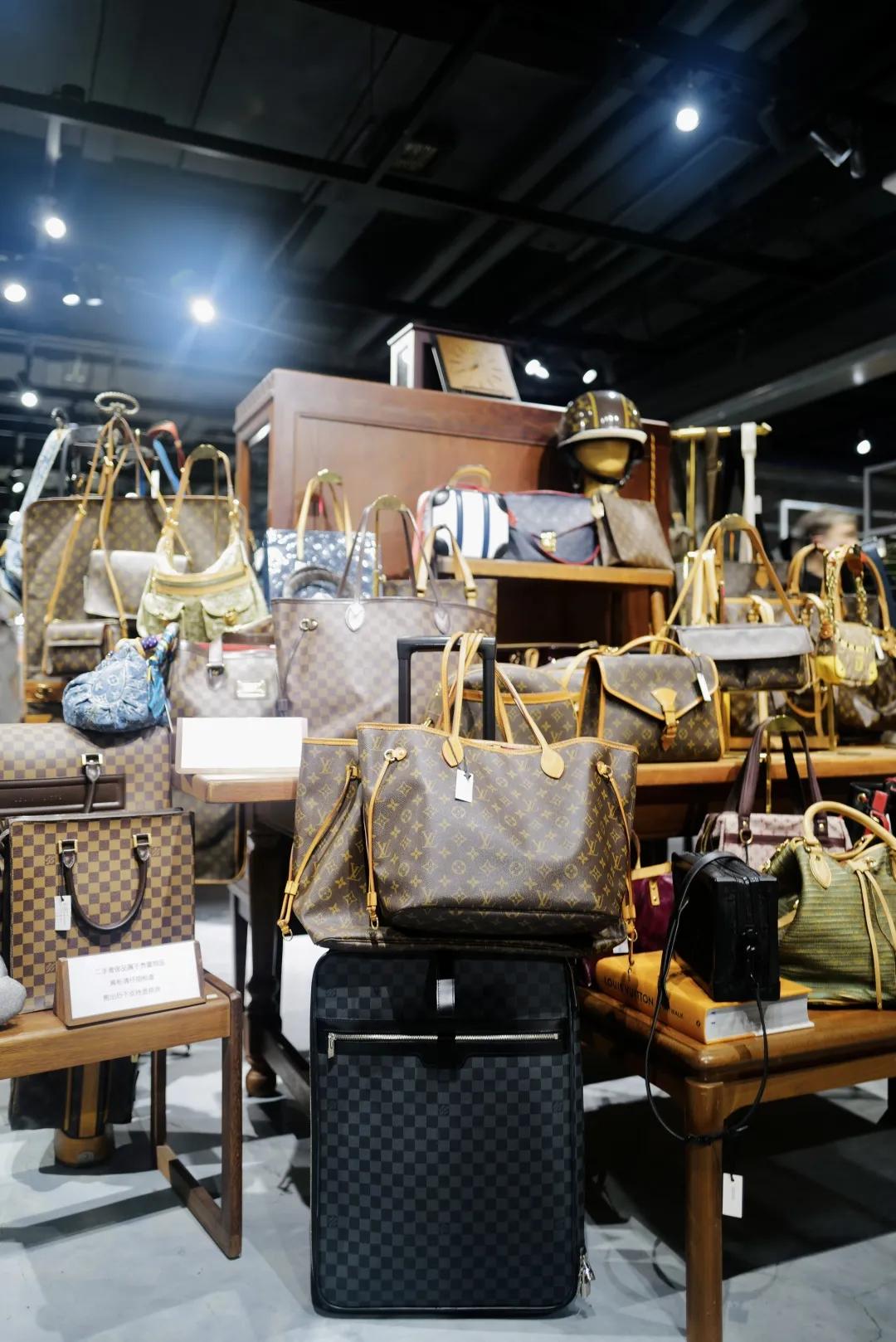 别争了,这条马路才是魔都内卷之王