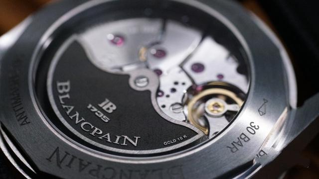 劳力士潜水表宝珀 (劳力士潜航者和宝珀五十噚哪个好)