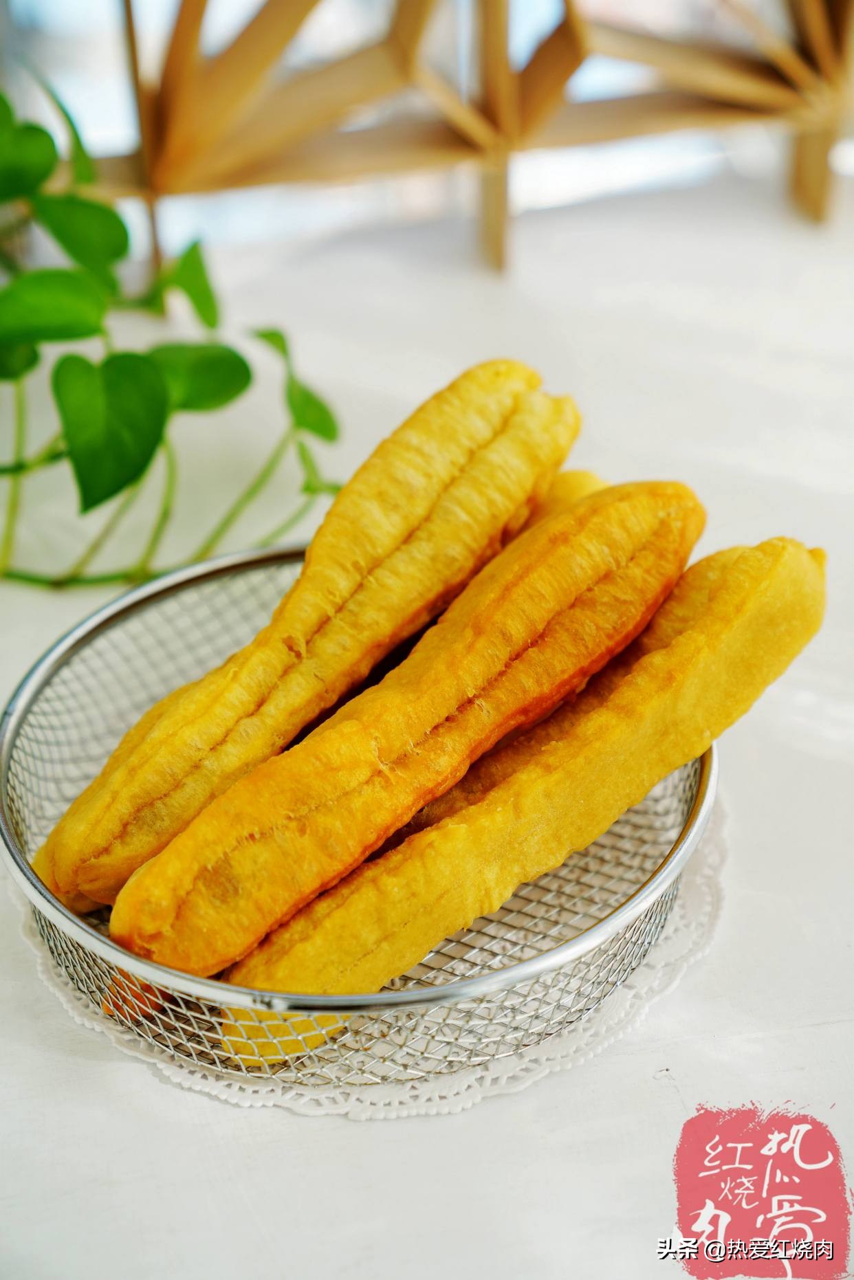 家庭炸油条最简单又好吃的做法,家庭炸油条最简单的做法