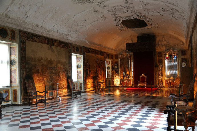 丹麦王室钻石王冠,丹麦王室红宝石王冠