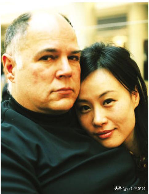 邬君梅近照风情万种,邬君梅坦言当过小三