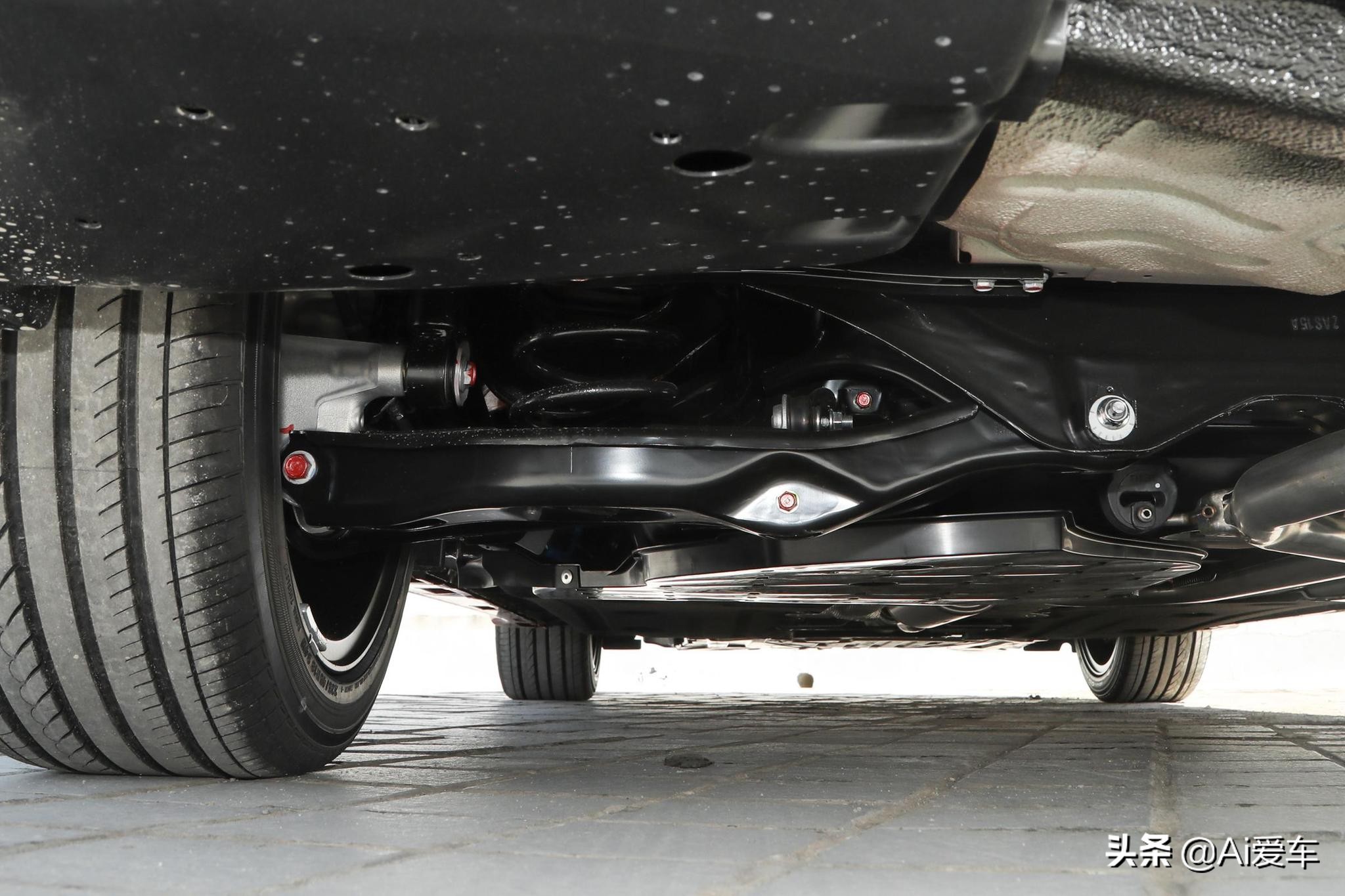 4.4l油耗百公里多少钱,4.4l油耗算不算高