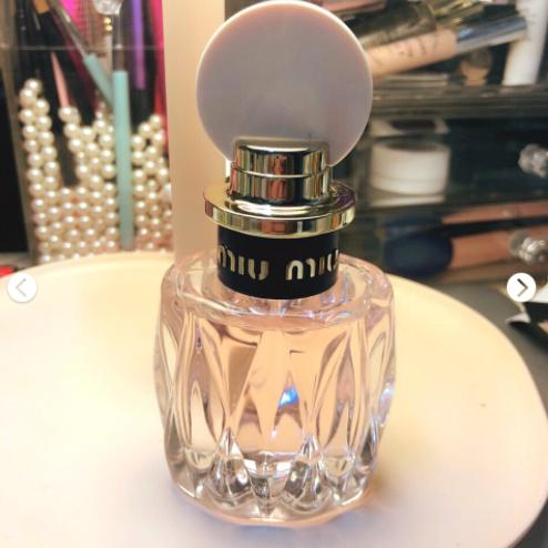 年轻的女孩子适合喷什么香水,20岁小女生香水推荐