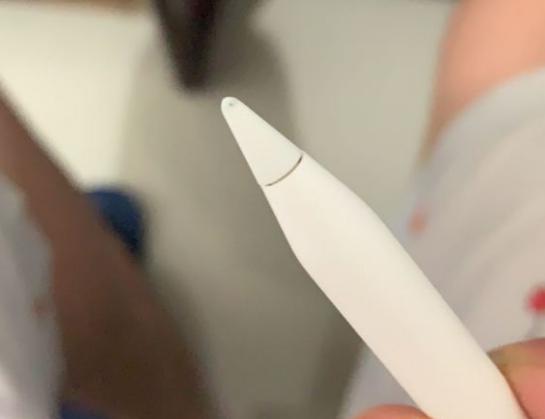 applepencil用的时候平板上有划痕,applepencil平替最新