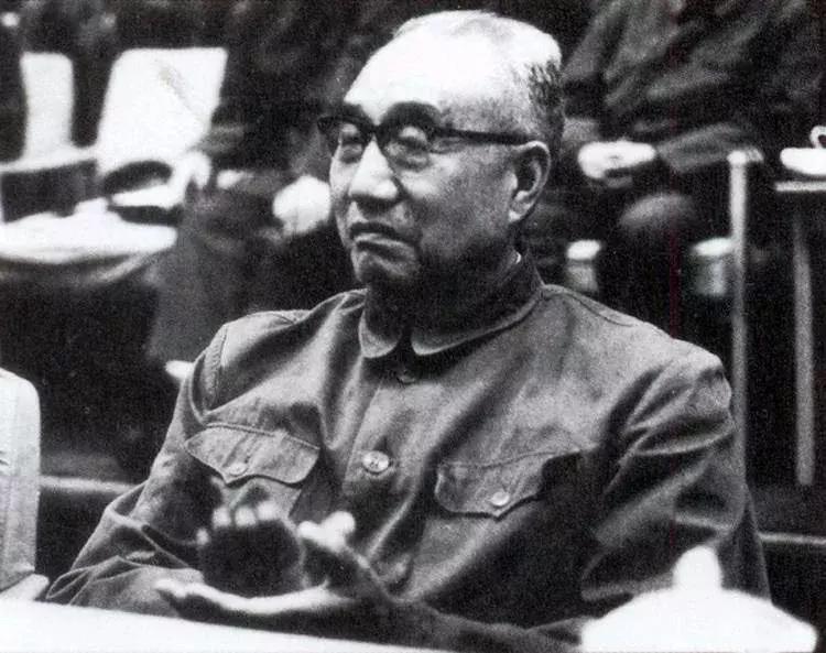 最土的开国元帅，部下的新娘去见他，还以为是看门的