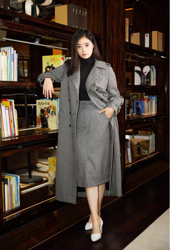 蒋欣穿大衬衫图片,蒋欣穿粉红色衬衫图片