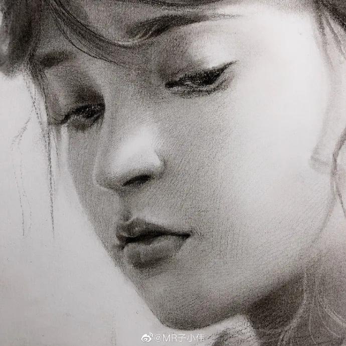 画一幅素描100万笔,胡歌、李现、迪丽热巴在他笔下全都画活了