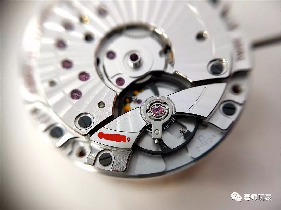 欧米茄海马300机芯是8800还是8806,欧米茄8800与8806机芯揭秘