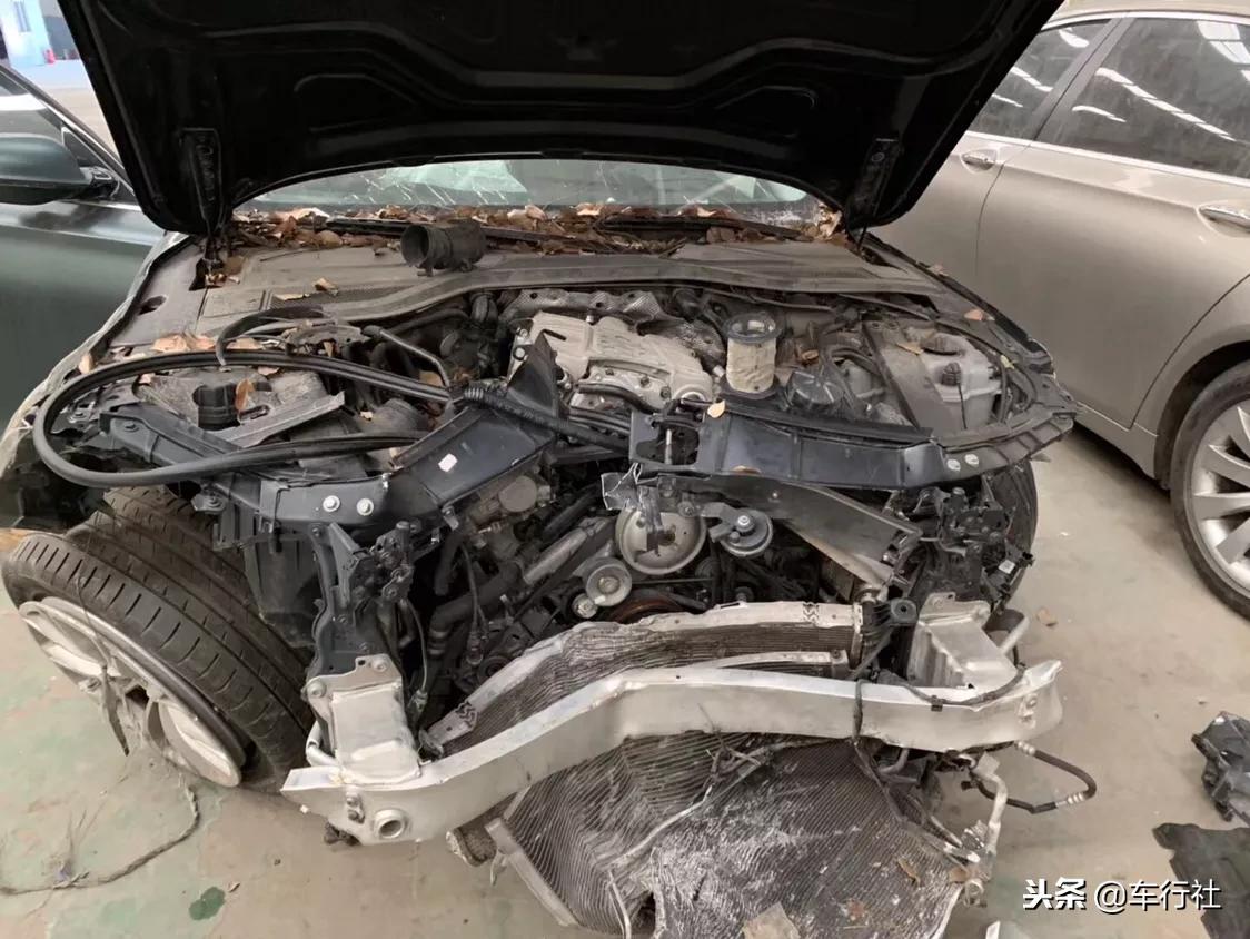 2015事故车奥迪a8l出售,2012奥迪a8事故车