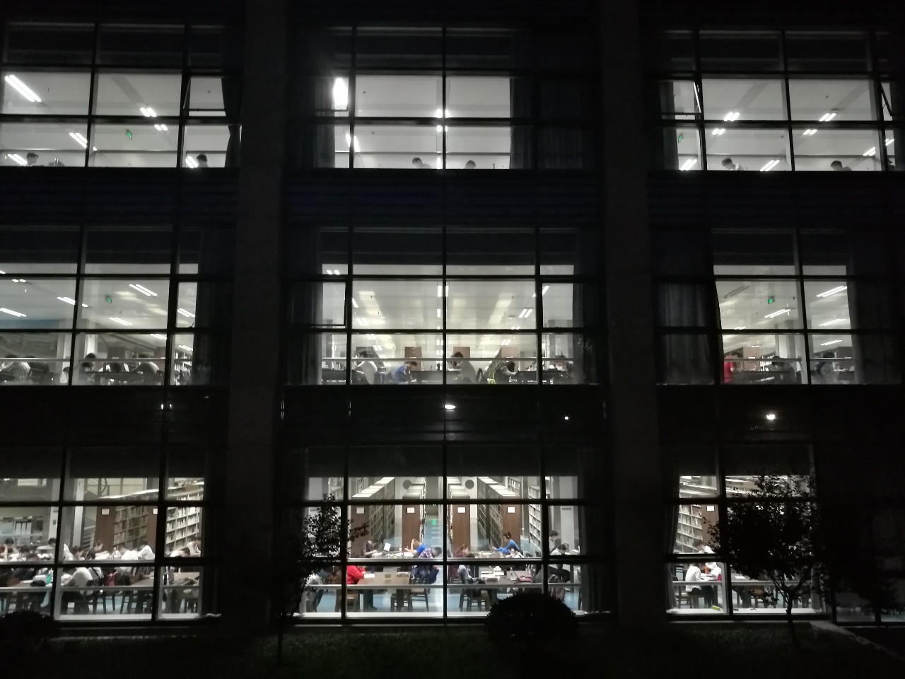 图书馆24小时全天开放的大学,24小时图书馆错峰开放