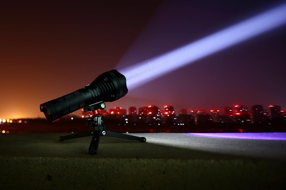 性能怪兽7500流明超级远射雷鸣兔SD90评测#科技快报#