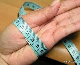 怎样挑选一款适合自己的手镯,手镯怎么选显年轻