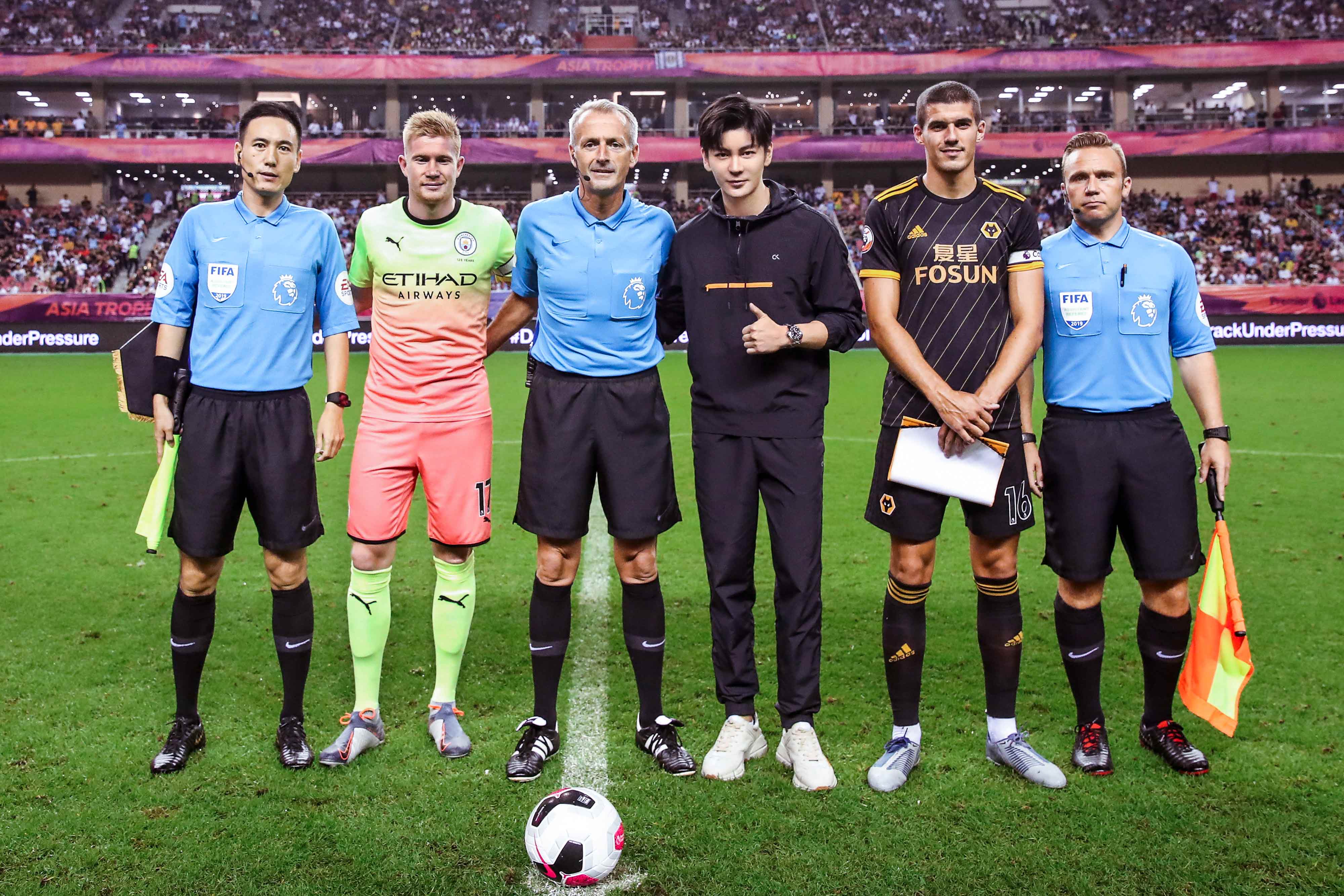 王嘉尔英超联赛,王嘉尔英超开场秀是哪一天