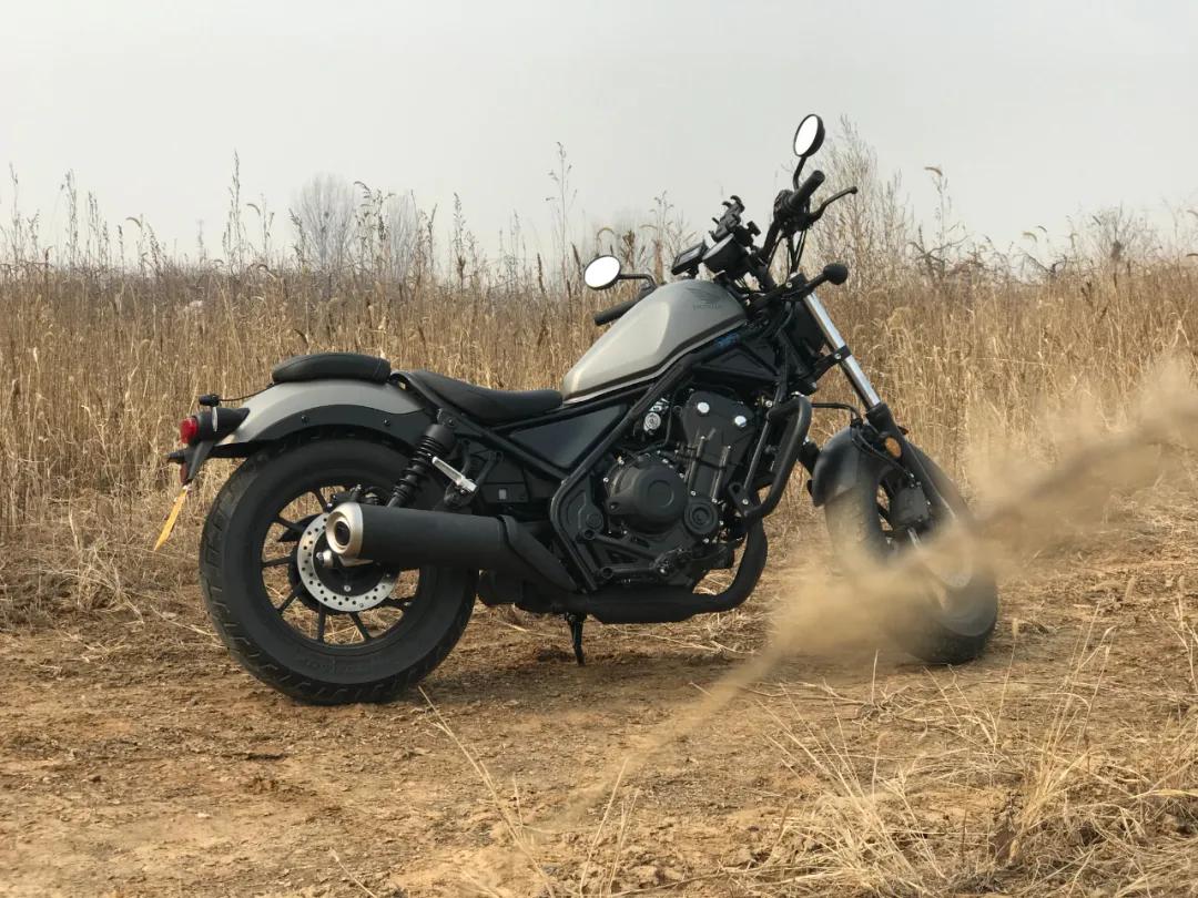 五羊本田cm500摩托车最新款,本田cm500和cm300区别