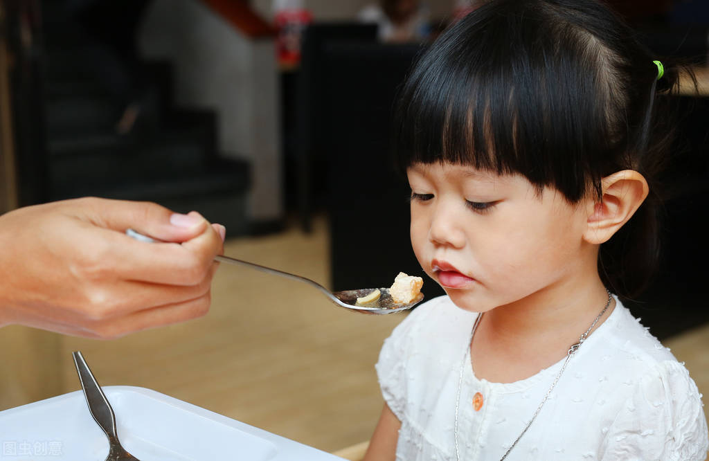 没人带孩子成了一大社会问题,何去何从?今后的解决方向在哪里?