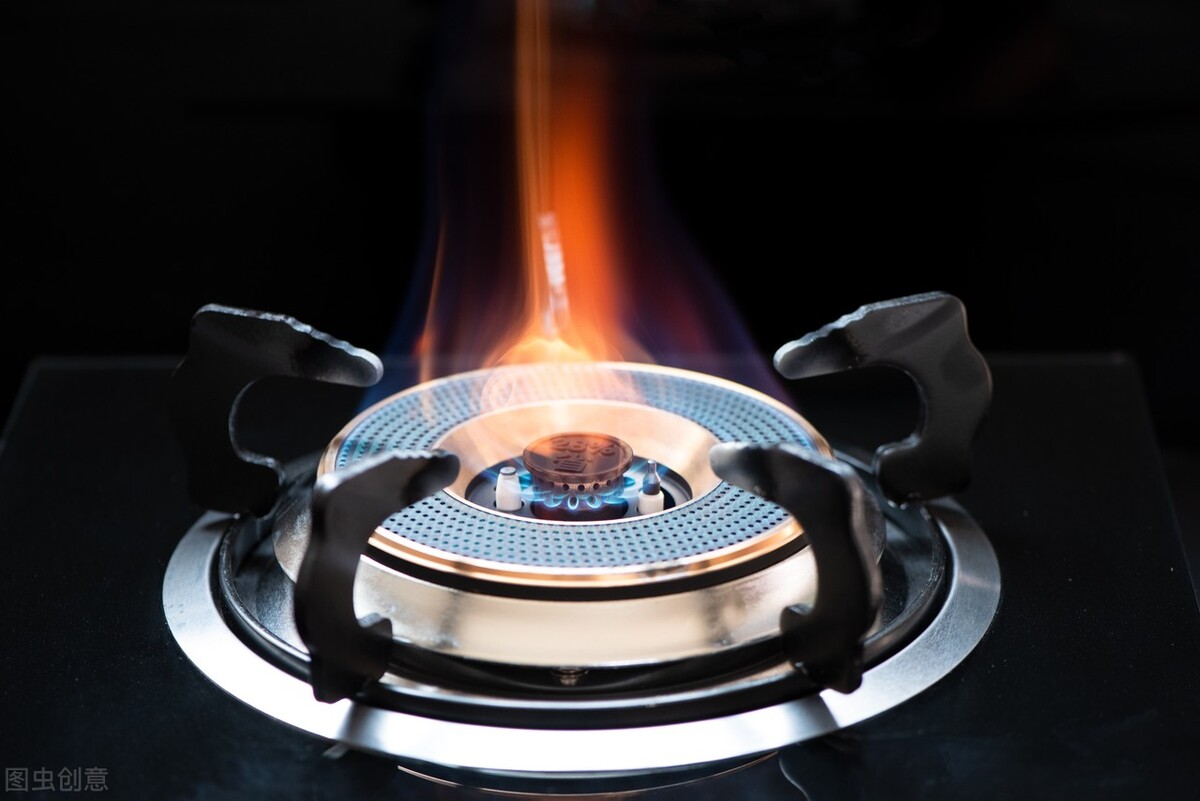 天然气火苗颜色发红是怎么回事,燃气灶火苗什么颜色正常