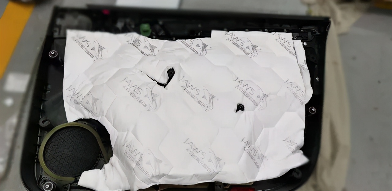 大众豪华桑塔纳改音响无损,大众桑塔纳低配车音响改装效果