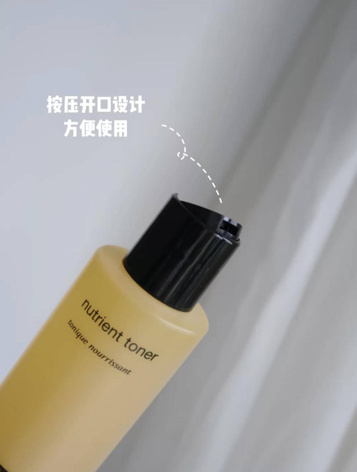 脸上有个光滑不痛不痒的小疙瘩,脸上皮肤粗糙长疙瘩是怎么回事