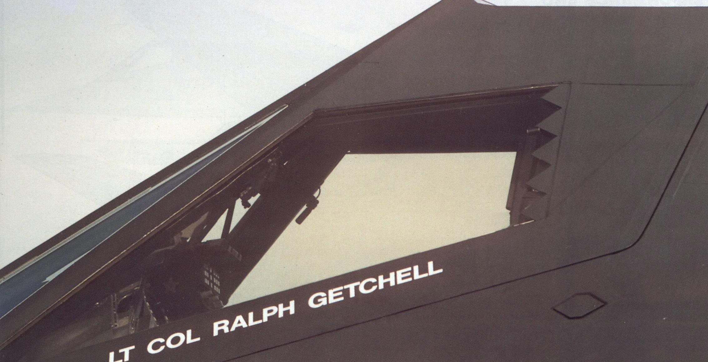 美军f-22战斗机,美军隐形战斗机f117