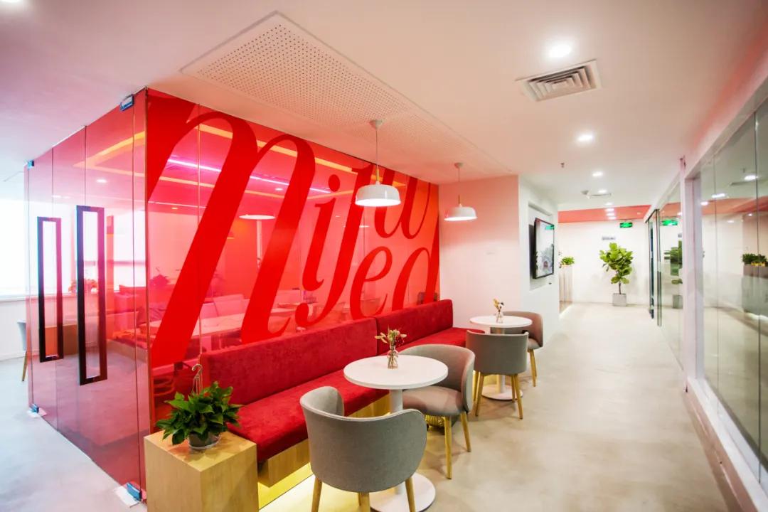 疫情过后，我们在抖音搞了个破2.7亿点击的婚礼