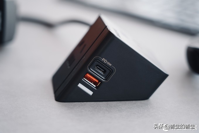 飞利浦原装充电器a7610,飞利浦充电宝带线20000毫安快充