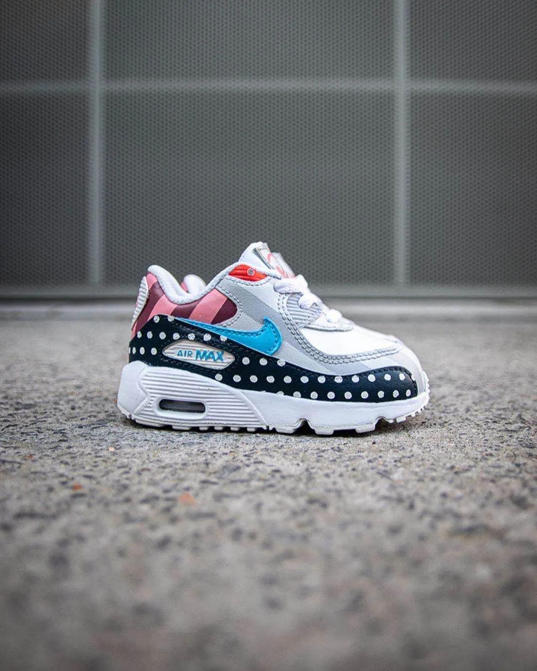 aj1鐞冮瀷澶栫鍖荤敓鑱斿悕鑺濆姞鍝ョ孩,aj1澶栫鍖荤敓瀹氬埗