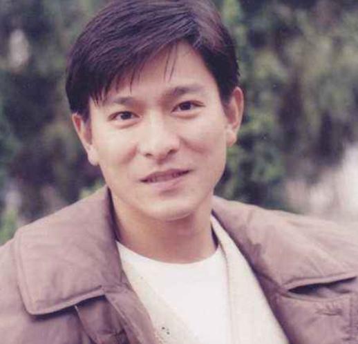 刘德华被谁抚养长大的,刘德华为什么帮姐姐住贫民窟