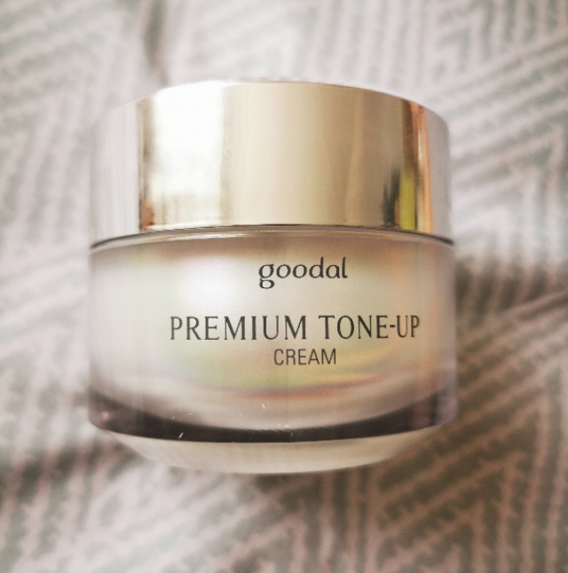 骞歌繍濂冲缇庣潾,骞歌繍濂冲鎶よ偆