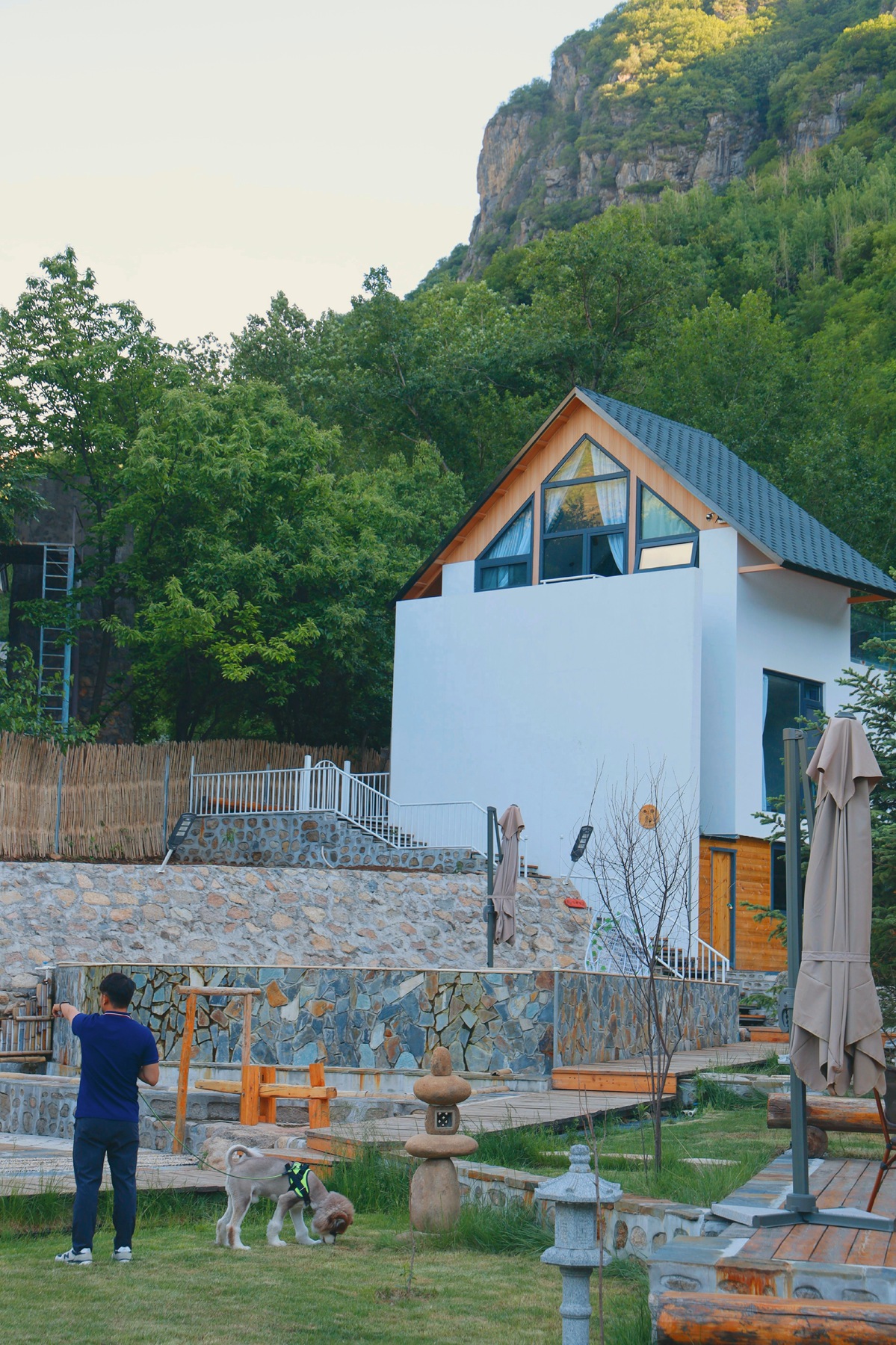 燕山第一峰,这座山高得像什么似的填空