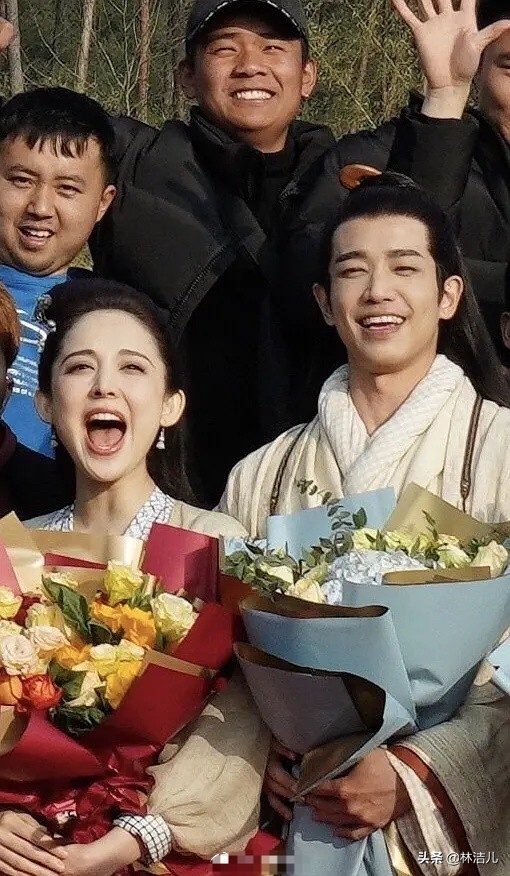 赵丽颖与娜扎古装,赵丽颖和娜扎靠画眉拿下时尚圈