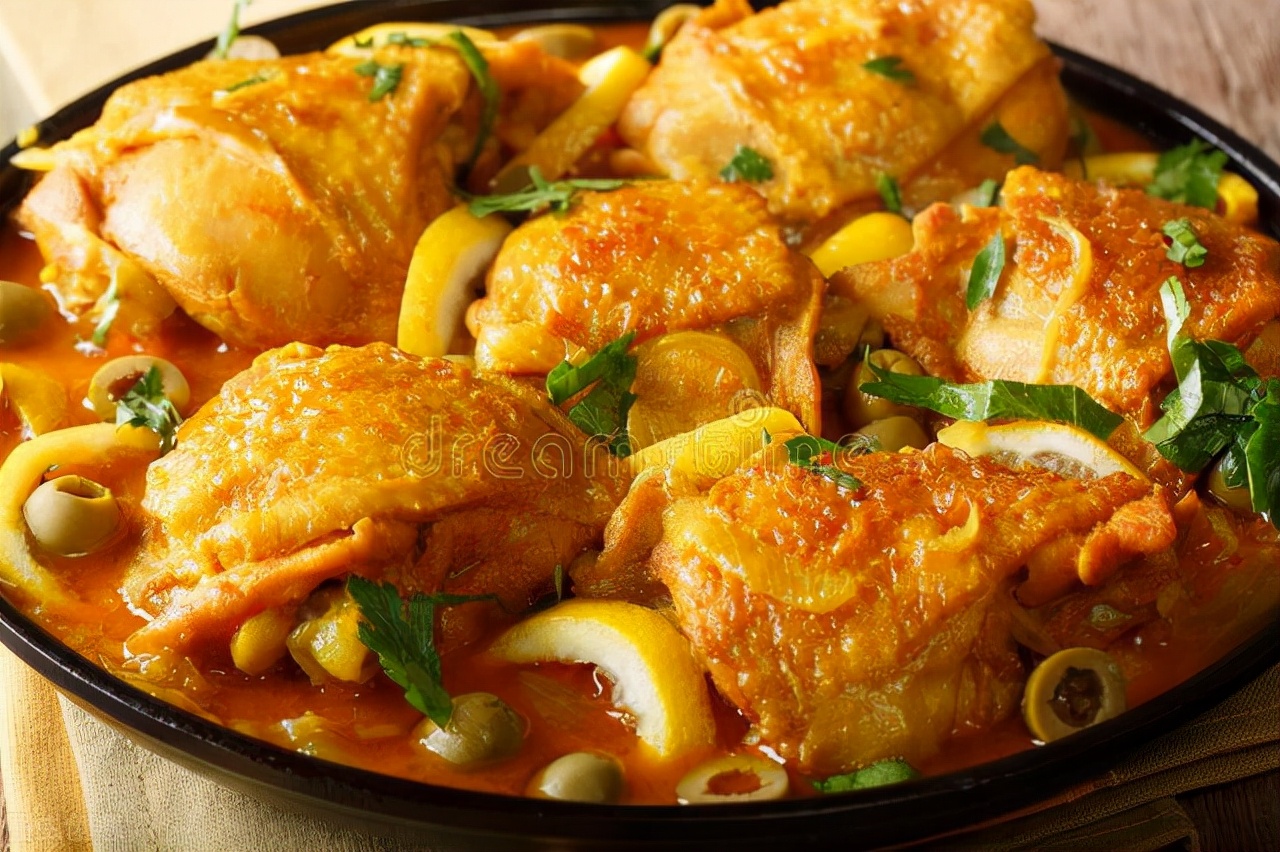 黄焖鸡一天卖1-2千一年能赚多少,黄焖鸡一天卖1000元能挣到钱么