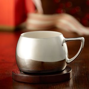 特别喜欢买杯子是什么心理,女生为什么让你给她买杯子