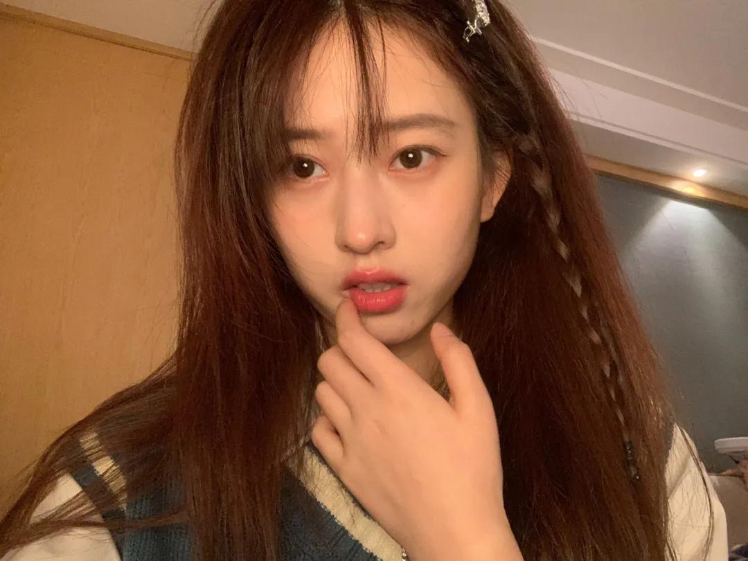 妈妈报警、六六道歉、资本弃子，到底谁令吴亦凡一步步跌落神坛？