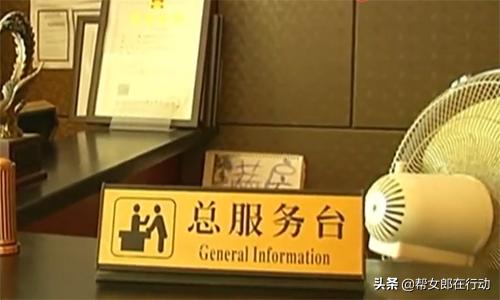 男女赤身裸体现场曝光！卖淫团伙群发招嫖信息，警方直接一锅端