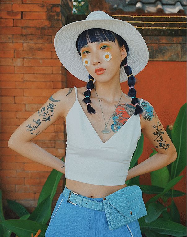 平胸的和胸大的怎么选,平胸跟胸大怎么选