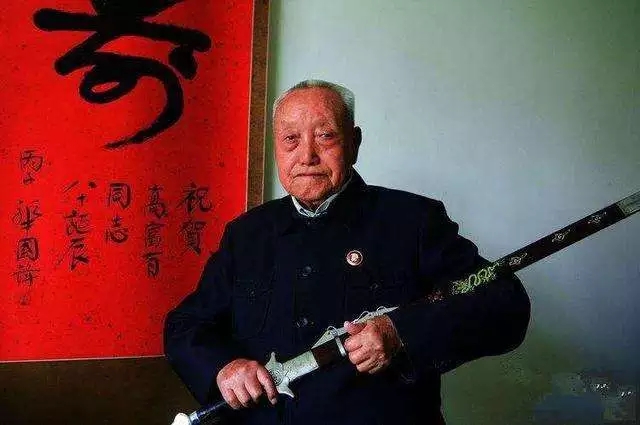 毛主席13年的警卫员,曾把主席带进“坑”里,晚年享正部级待遇