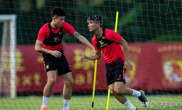 韦世豪怪异发型,韦世豪各种发型