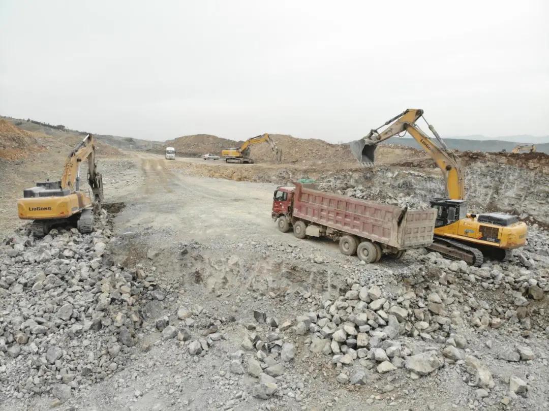 2万4千小时依旧高产！40台柳工挖掘机在山东矿山越“打”越出彩