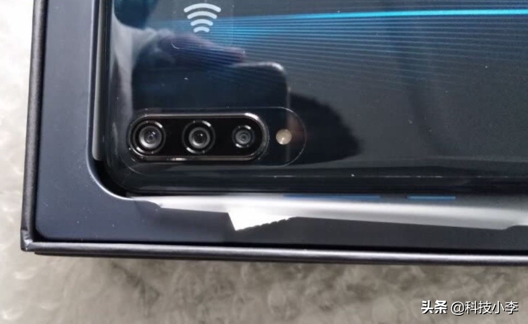 iQOO新机使用一天后的个人体验，说一说优缺点！