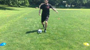 停球技巧慢动作视频,如何停球转身过人