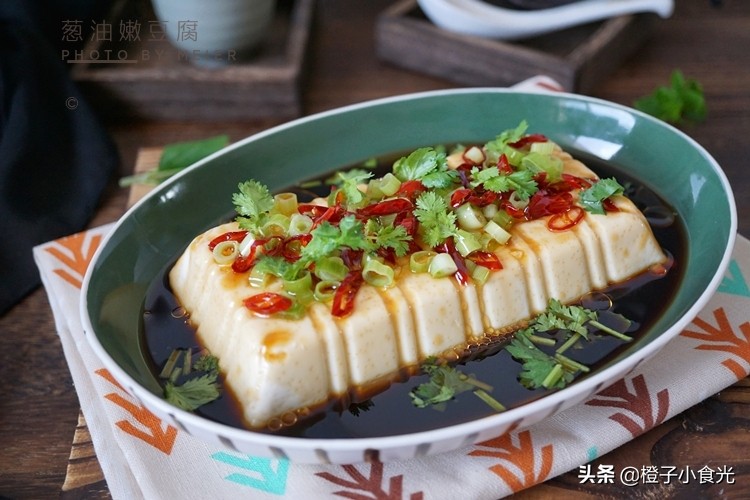 十多种凉拌菜满足炎热天气的味蕾,炎热的天气吃碗冷稀饭配凉拌菜