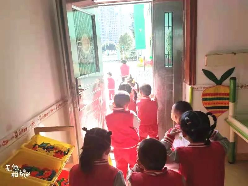 关于119消防的演练视频,119消防宣传日逃生视频