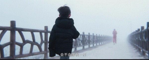 哭晕在影院!没明星没流量的“三无电影”,凭什么封神?