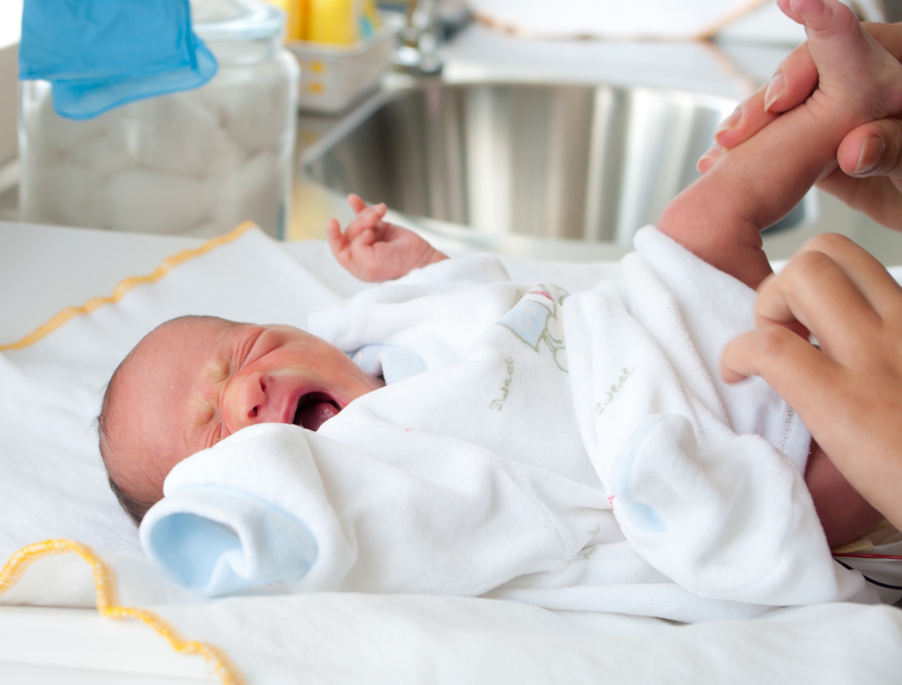 尿布尿不湿怎么选,娃娃用尿不湿好还是尿布好