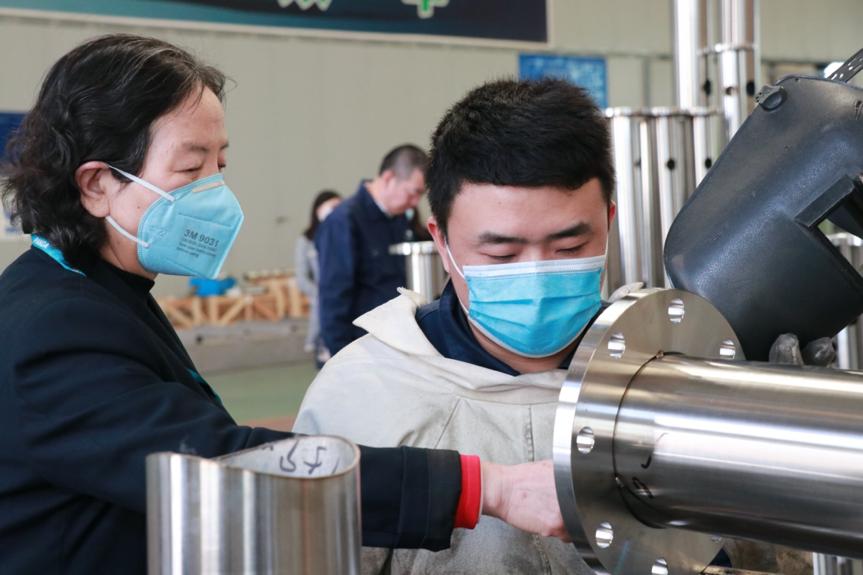 溯源栏目组图片,上海熊猫机械与熊猫智慧水务