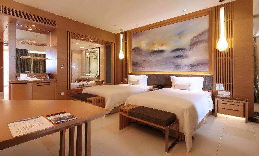 金海湾嘉华度假酒店沙滩免费进吗,金海湾嘉华度假酒店附近有什么