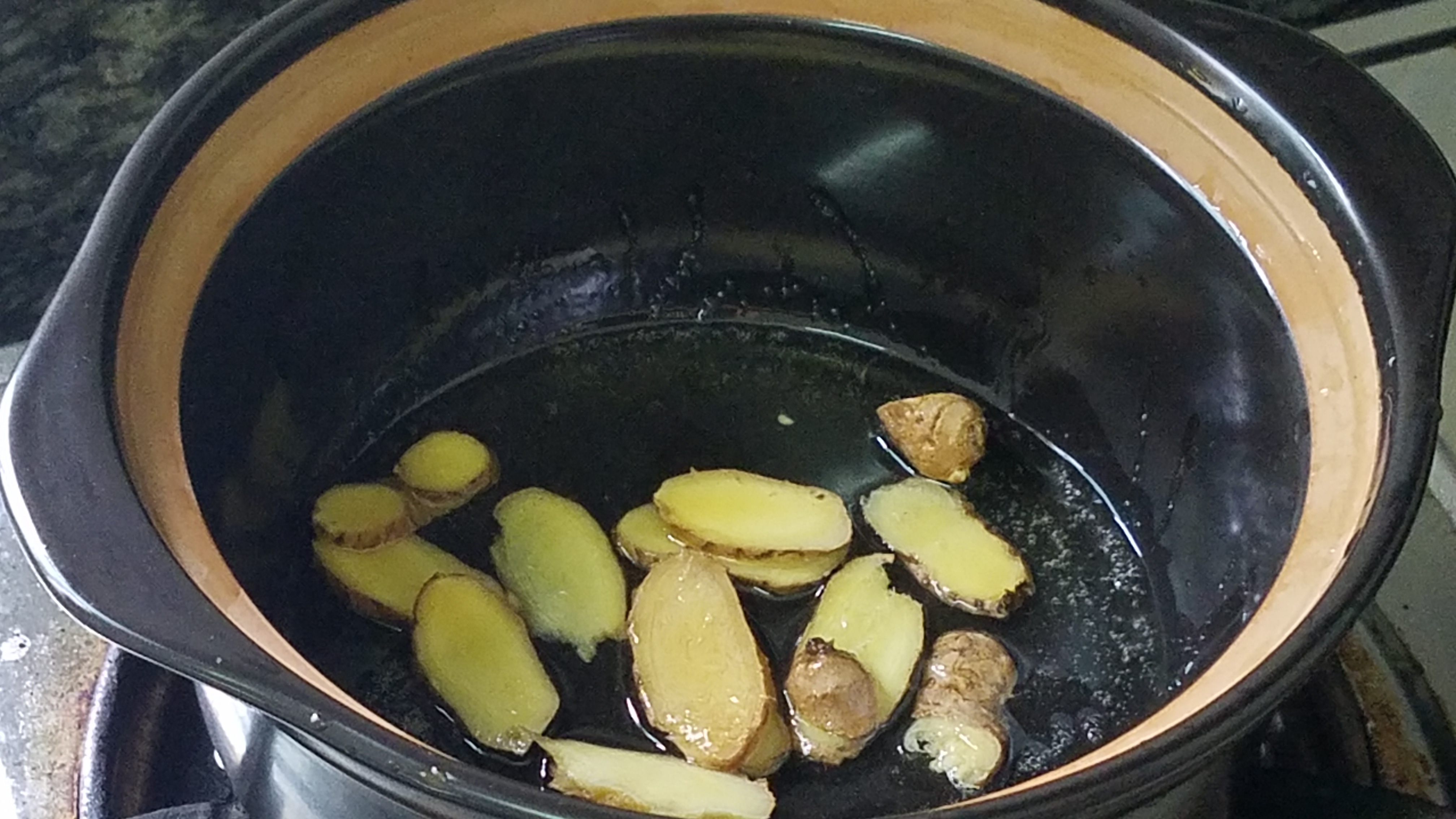 香喷喷的鸡肉煲,鸡肉香嫩的制作方法