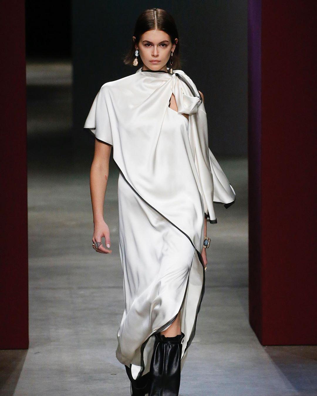 24宀佸枩鎻愪汉鐢熶腑绗竴寮爕sl鍖呭寘,缇庡浗19宀佹ā鐗筴aiagerber