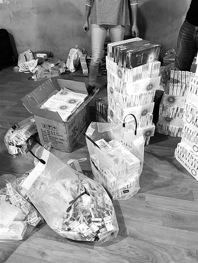 每月飞韩国七八趟,背包里装满*子烟电**